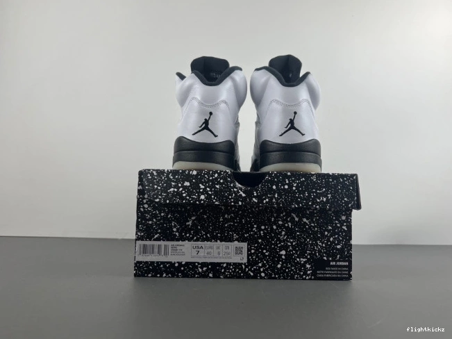 BLACK' AIR RETRO DD0587-110 5 JORDAN 'WHITE 0827